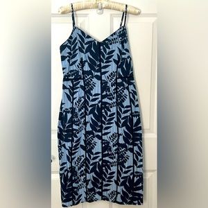 Banana Republic-Women’s dress /  Floral Blue Strappy Leaf /V-Neck/ Lined Dress/